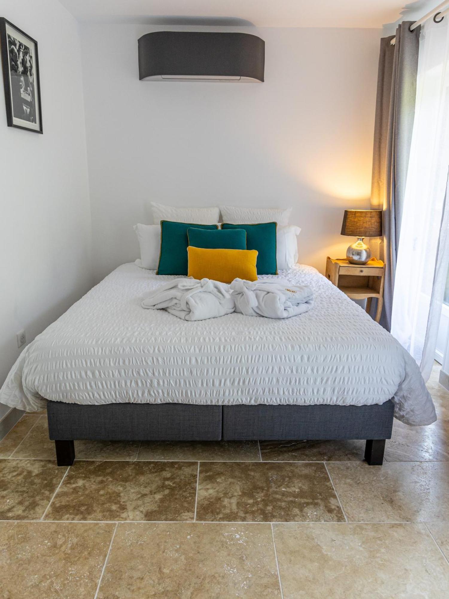 Le Domaine D'Angerville - Chambres D'Hotes Habitación foto